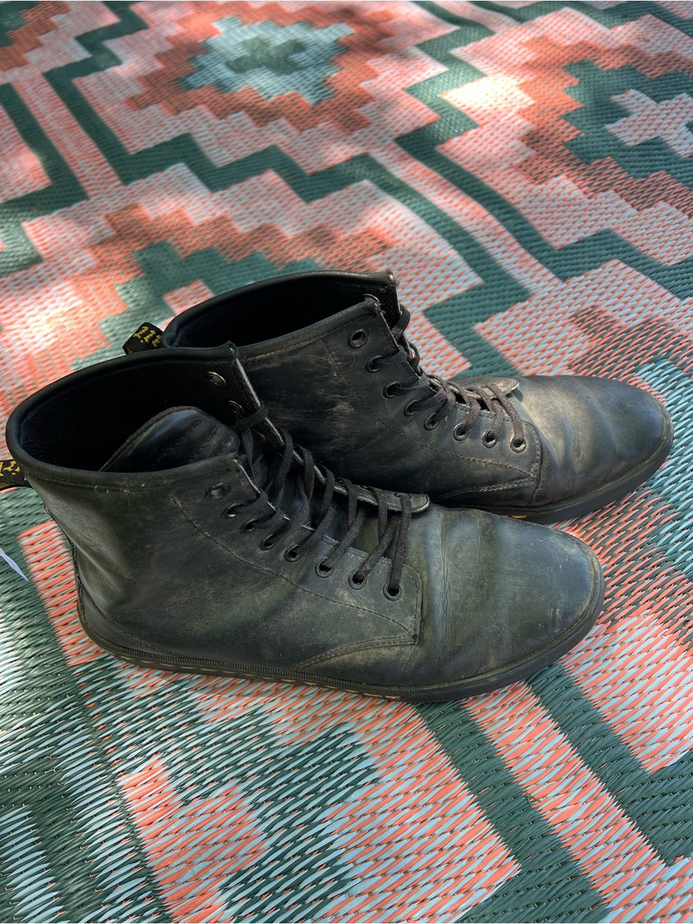 Dr. Martens Shoreditch boots
